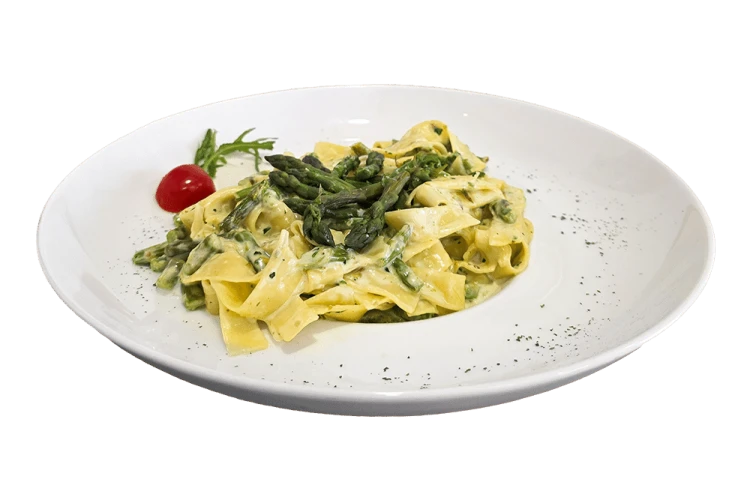 Šparglji s testeninami